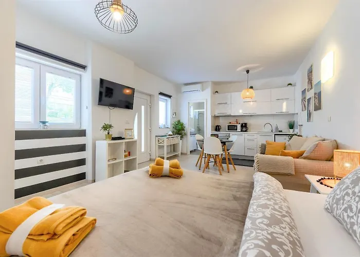 Apartament Mare *